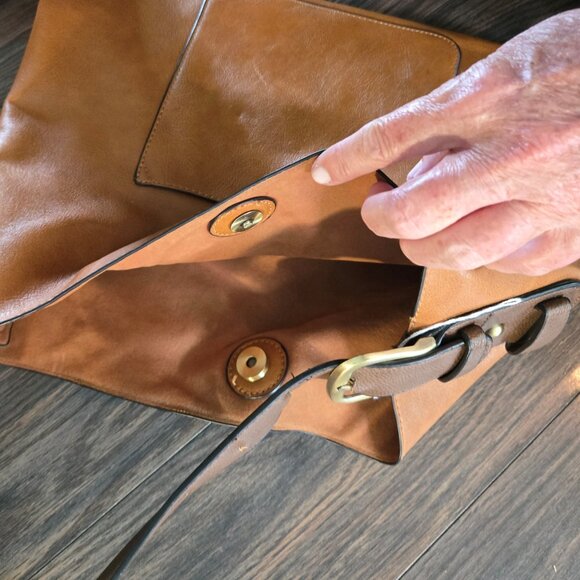 Two-Piece Tan Shoulder Bag and Wallet Wristlet Set NWOT - Picture 7 of 11